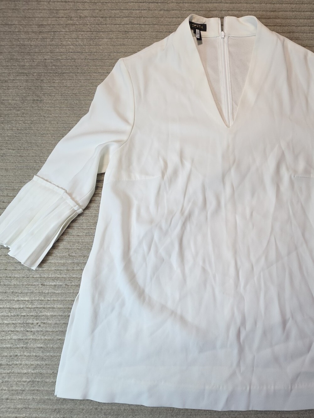 ESCADA Women's Ivory Size 42. 3/4 Pleated Ruffle Sleeve Sleeve Blouse Tunic.